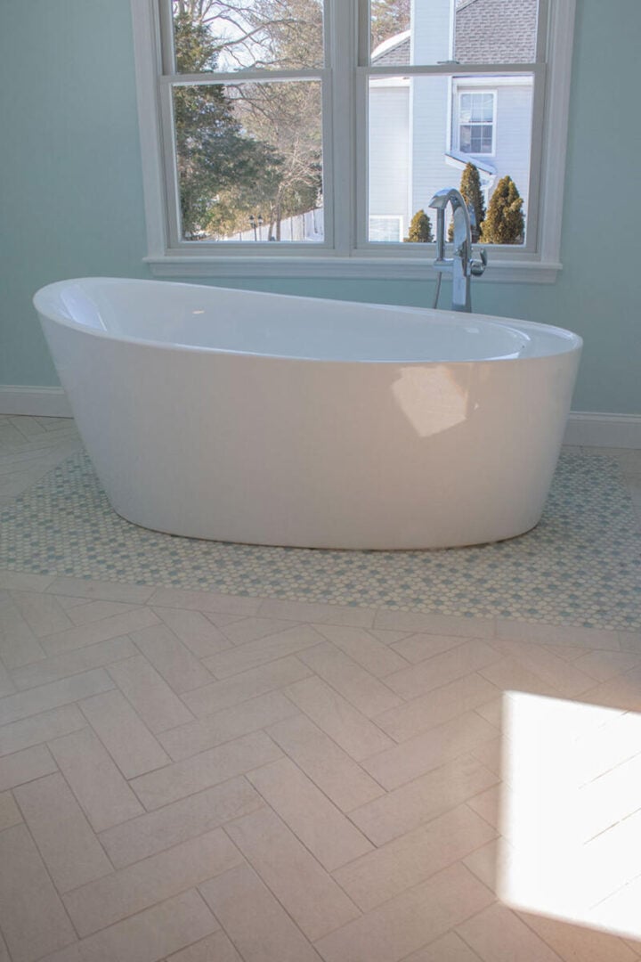 bathtub-surround-ideas-for-remodel