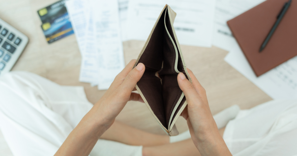 How to Track Your Spending And Save More Money