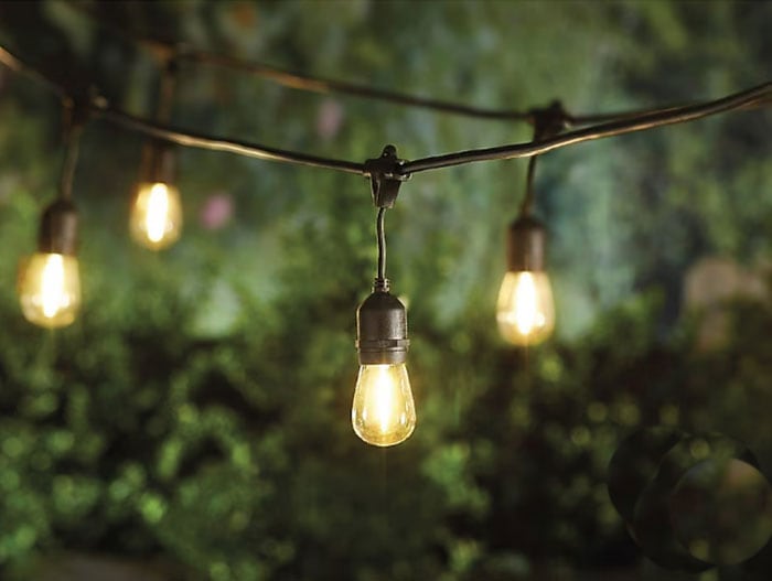 solar-powered-outdoor-string-lights