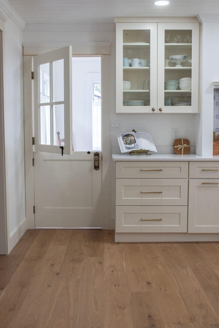 warm-hardwood-flooring-in-kitchen
