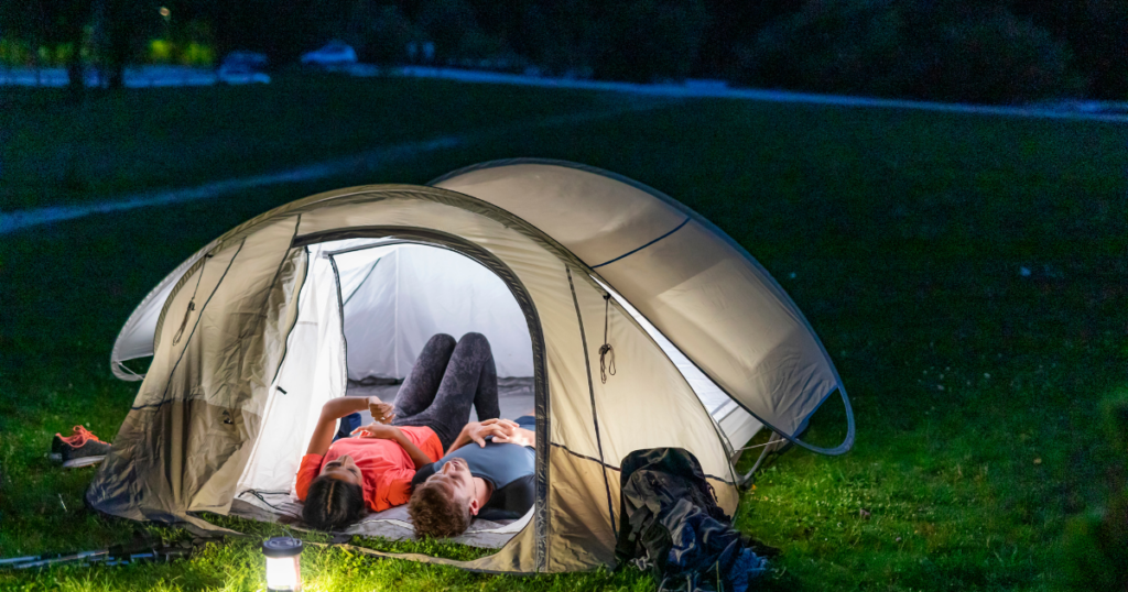 stargazing-1024x538-2 couple in a tent stargazing